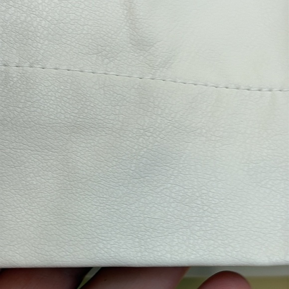 TCEC | Palmer Cream White Wide Smocked Waist Faux Leather Flare Shorts Small - Picture 7 of 12